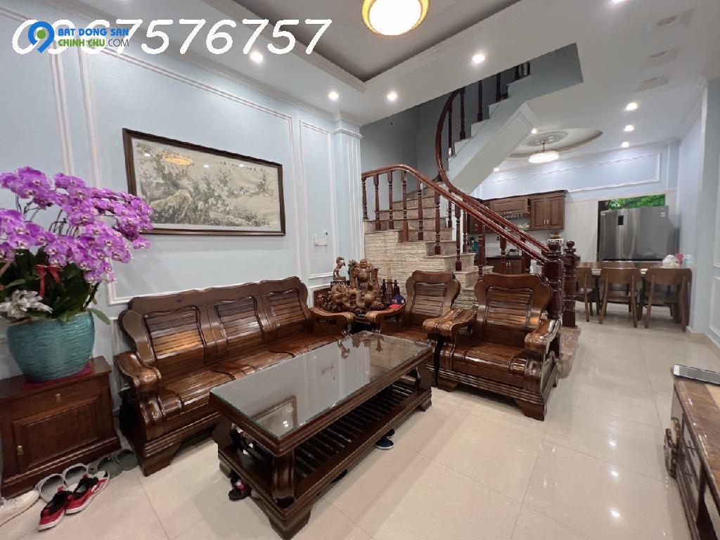 - BÁN NHÀ Đặng Xuân Bảng 36,3m2 , mặt tiền 4.1m , giá 8,3ty .