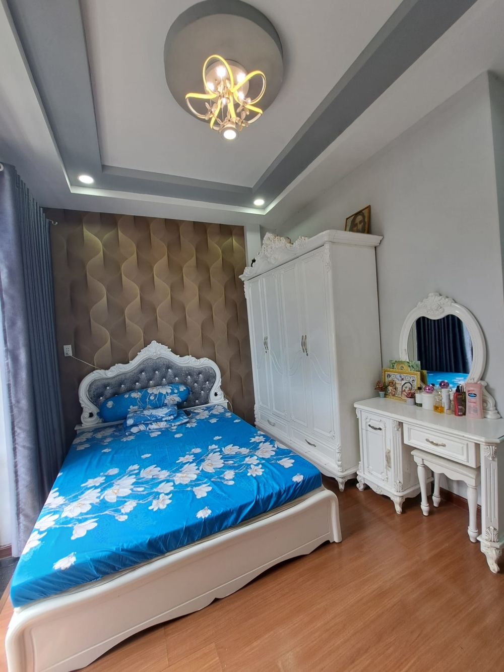 BÁN NHÀ CHÍNH CHỦ TRANG BÌA-XE HƠI QUAY ĐẦU-NHÀ MỚI VÀO Ở NGAY