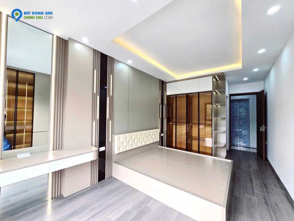 BÁN NHÀ LẠC LONG QUÂN  -  6 TẦNG THANG MÁY  -  BÃI XE OTO SÁT NHÀ  -  20M RA PHỐ  -  GẦN HỒ TÂY  -  FULL TIỆN ÍCH