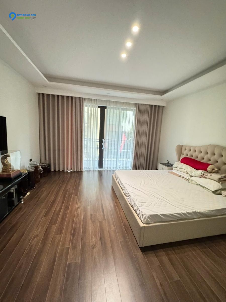 BÁN NHÀ LK HẢI NGÂN DT 50M2. PHÂN LÔ,VỈA HÈ 2 Ô TÔ.CÓ NGÕ SAU THOÁNG.GIÁ 15.6 TỶ