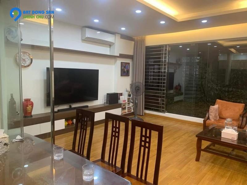 BÁN NHÀ TRUNG TÂM QUẬN CẦU GIẤY, DT 42M, 5 TẦNG, MT 5.5M, NHỈNH 8 TỶ.