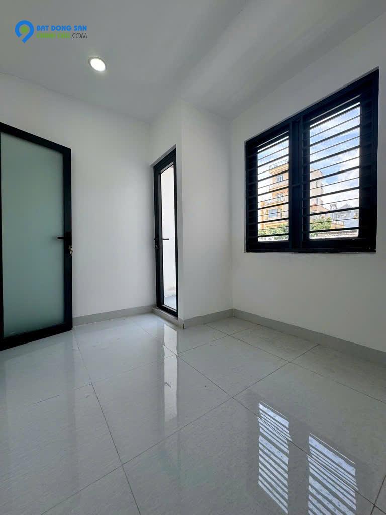 Bán Nhà Gần QL1A, 2 Tầng,Tặng Full Nội Thất, Giá Chỉ 2,4 Tỷ