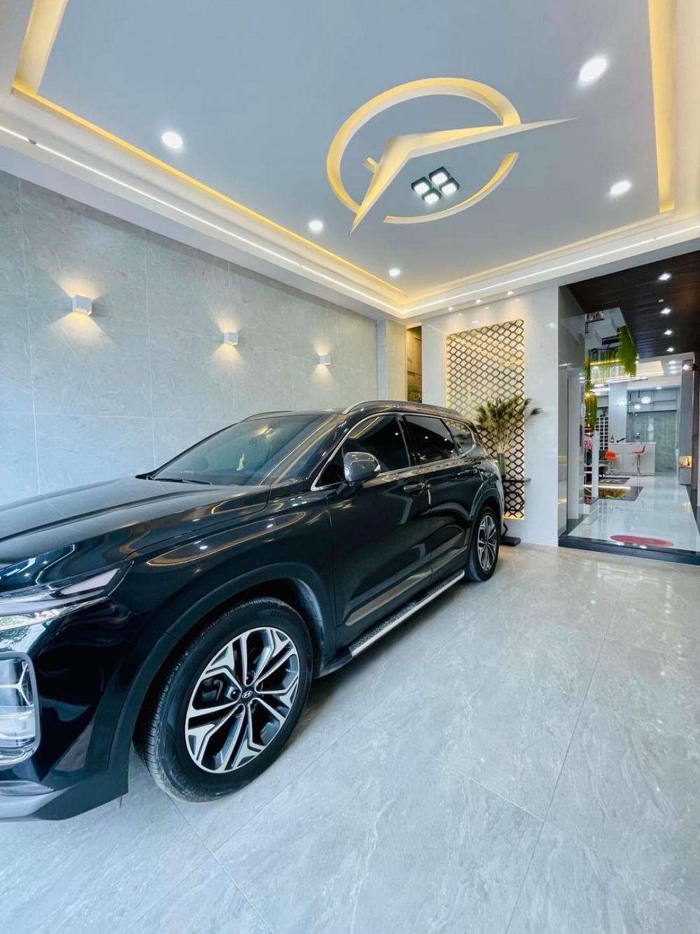 Bán Nhà Mặt Tiền Cạnh Đầm Sen Đúc 3 Lầu Như Hình 300m2 Đường 30m Thích Hợp Cho Mọi Gia Đình