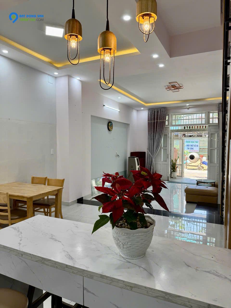 Bán Nhà Mặt Tiền- Khu Du Lich - Giá Rẻ