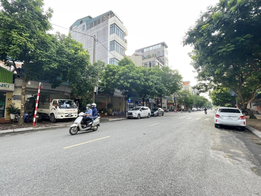 Bán đất Phố Trạm Long Biên 81 m2 * MT 5 m * 6 tỷ 9 Ô tô tránh, Kinh Doanh, Mở văn phòng