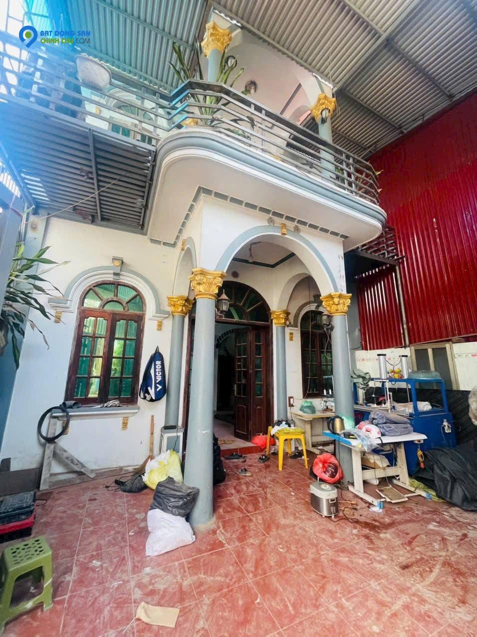 Bán nhà 2 tầng Hương - Mạc - Từ Sơn quanh 2 tỷ ô tô vào nhà