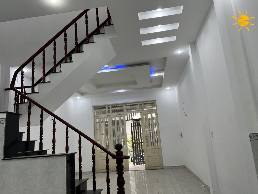 Bán nhà Bình Tân nhà 2 tầng, 2 mặt hẻm xe hơi, DT 5 x 15 giá chỉ hơn 3 tỷ..