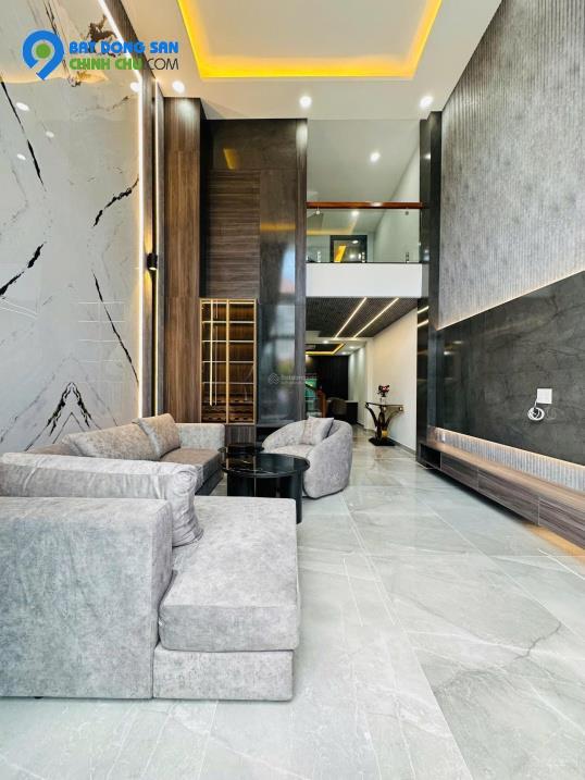 Bán nhà HXH đường Dương Quảng Hàm, Phường 6, Gò Vấp, nhà full nội thất vip, Có thang máy