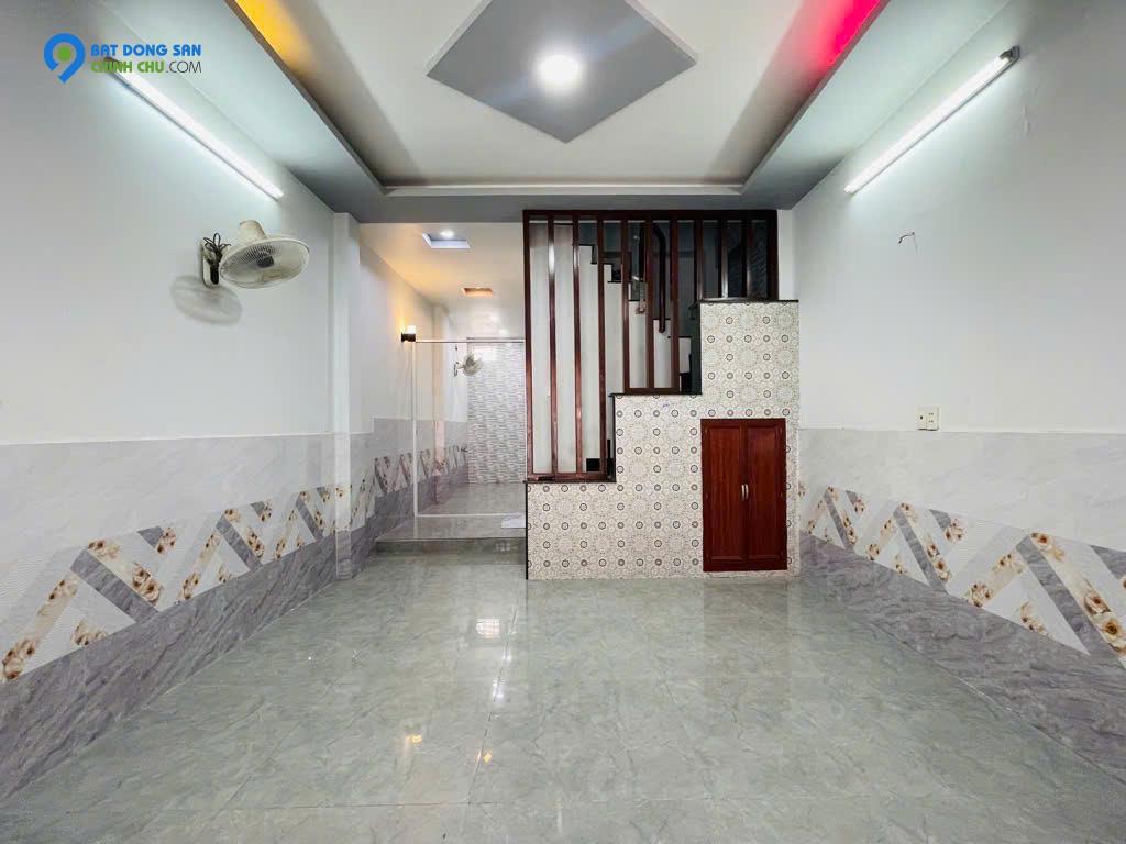 Bán nhà MẶT TIỀN giá trong hẻm-xe hơi vào nhà-ngay chợ Gò Vấp-khu VIP phường 4 chỉ 6tỷ hơn