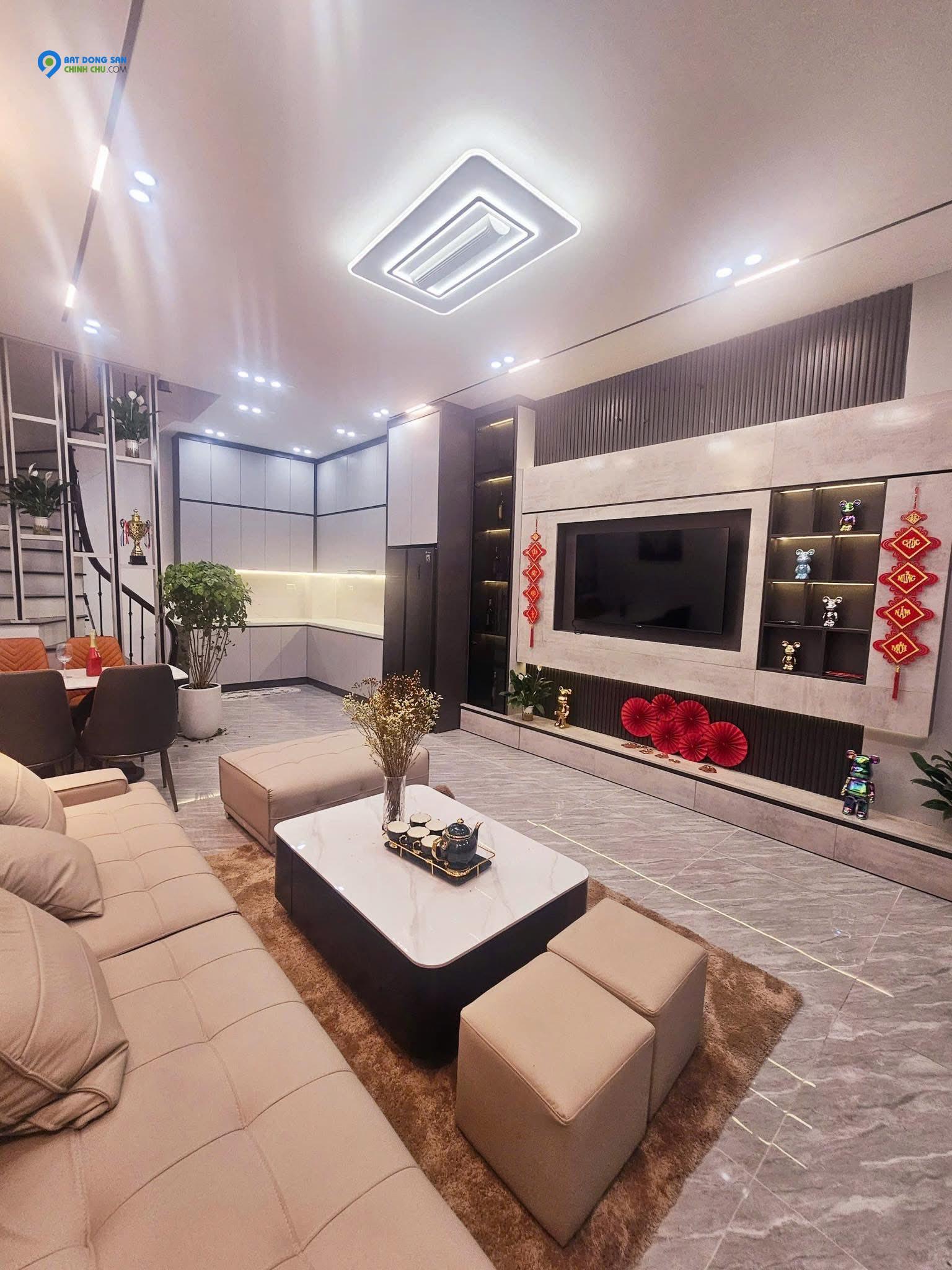 Bán căn nhà Nguyễn Đức Cảnh , Hoàng Mai , 42m2 4T giá bán 8,1 Tỷ