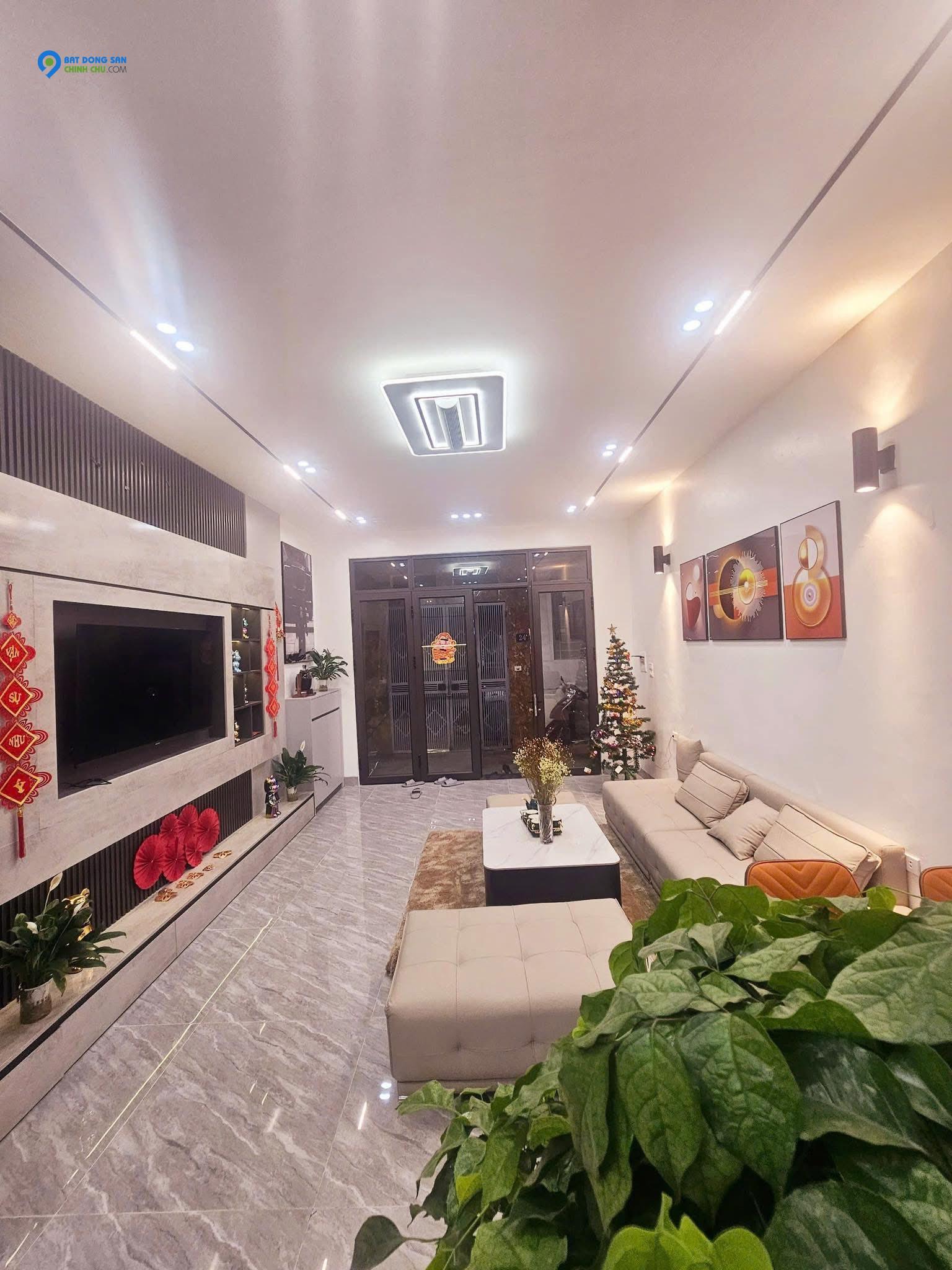 Bán căn nhà Nguyễn Đức Cảnh , Hoàng Mai , 42m2 4T giá bán 8,1 Tỷ