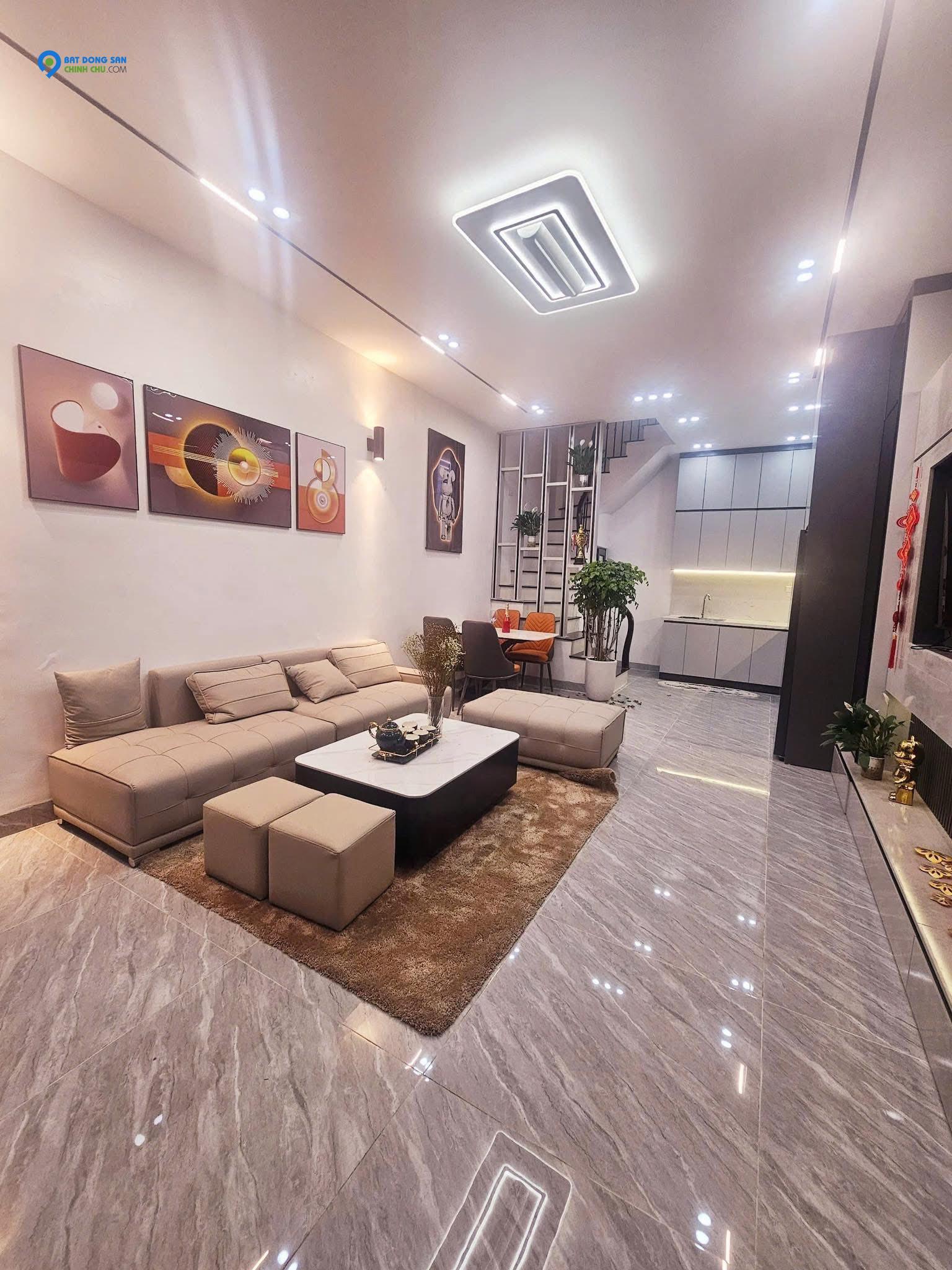 Bán căn nhà Nguyễn Đức Cảnh , Hoàng Mai , 42m2 4T giá bán 8,1 Tỷ