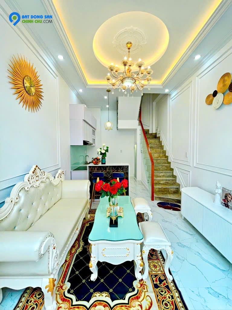 Bán nhà Q10, hẻm 7m có sân oto riêng, cao 4 tầng FullNT: Nhỉnh 5 tỷ.LH: 0933910039