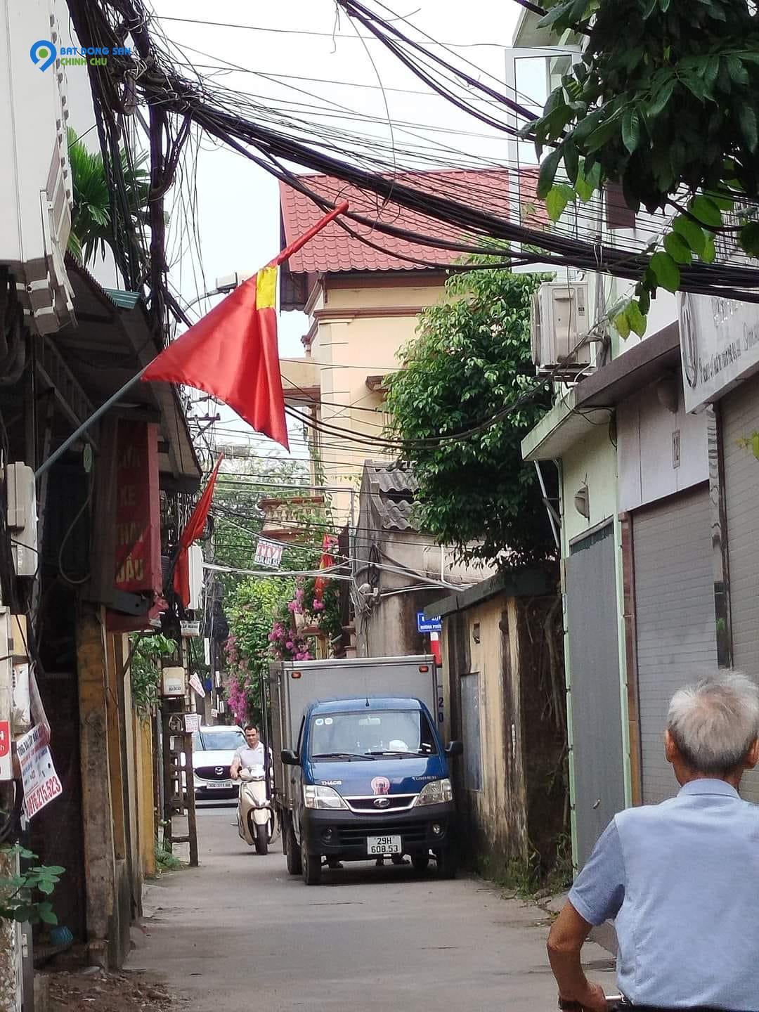 Bán nhà Thạch Bàn, Long Biên. Nhà dân xây, ô tô đỗ cửa. Giá rẻ.
