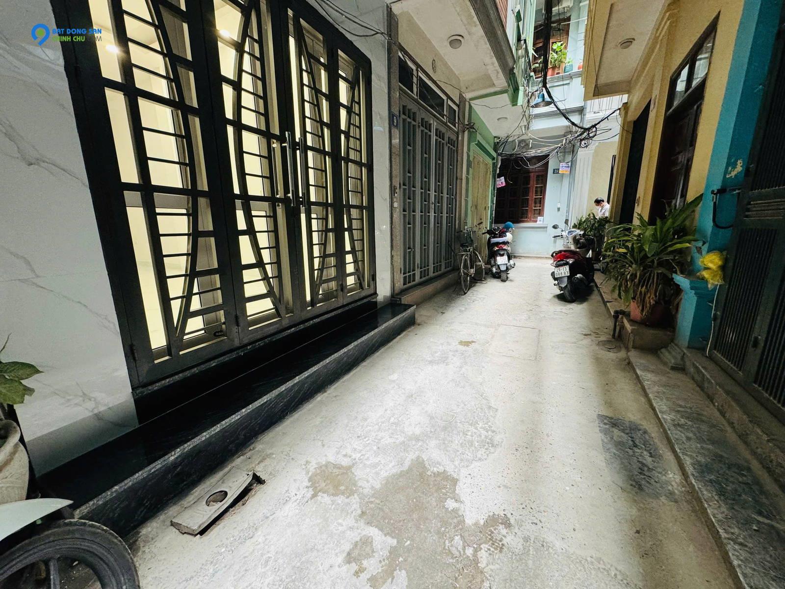 Bán nhà Trung tâm Đống Đa Khu vip Hoàng Cầu 25m2, 5 tầng, mặt tiền 3.3m, Giá hơn 5 tỷ