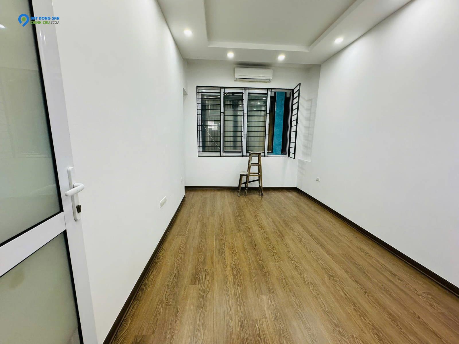 Bán nhà Trung tâm Đống Đa Khu vip Hoàng Cầu 25m2, 5 tầng, mặt tiền 3.3m, Giá hơn 5 tỷ