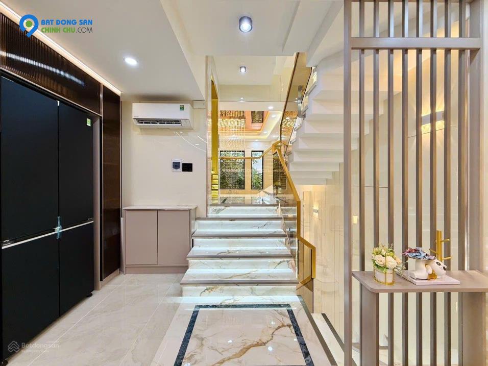 Bán nhà hxh Quang Trung, P. 8, Q. Gò Vấp. Nhà đẹp 5 tâng, có thang máy, full nội thất