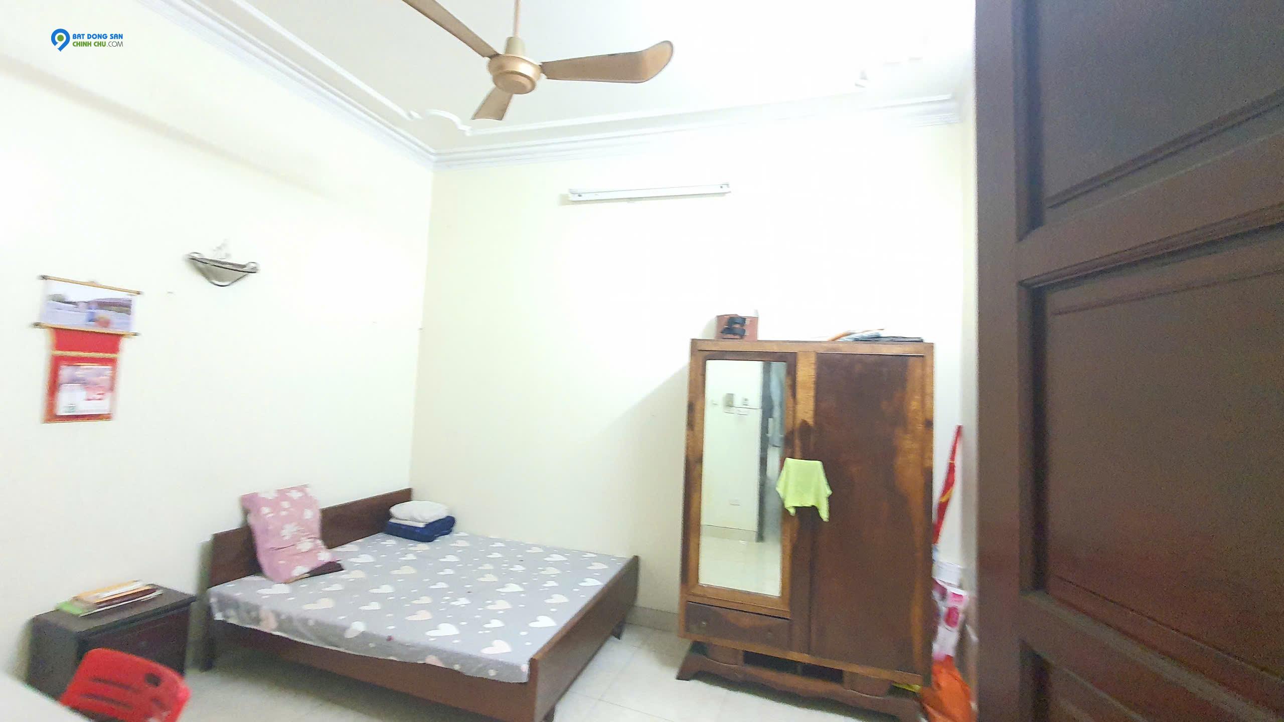 Bán nhà phố Tôn Thất Tùng, ngõ ô tô, sát mặt phố, 85m2, giá cực rẻ