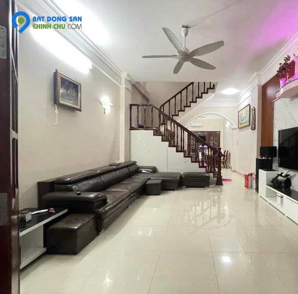 Bán nhanh nhà phố Nguyễn Khánh Toàn, Cầu Giấy, ở hoặc kinh doanh cực tốt, 62m, nhỉnh 13 tỷ
