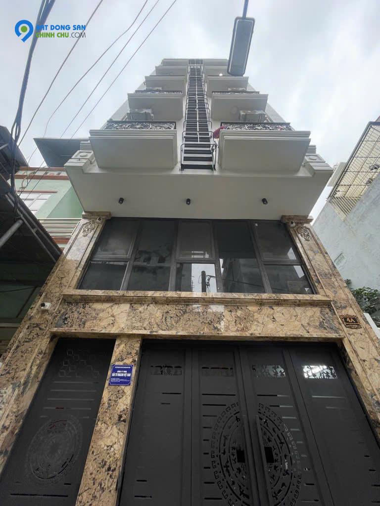 Bán tòa nhà căn hộ dịch vụ phố Chùa Láng DT 85m2, 7  tầng thang máy, gần Đại học Ngoại thương, doanh thu 100tr/ tháng