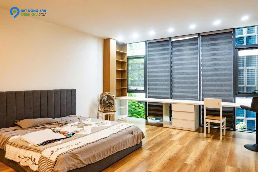Bán tòa nhà mặt phố Cát Linh, Đống Đa DT 60m2, 5 tầng, thoáng 2 mặt, kinh doanh tốt, vị trí tuyệt đẹp, 30 tỷ