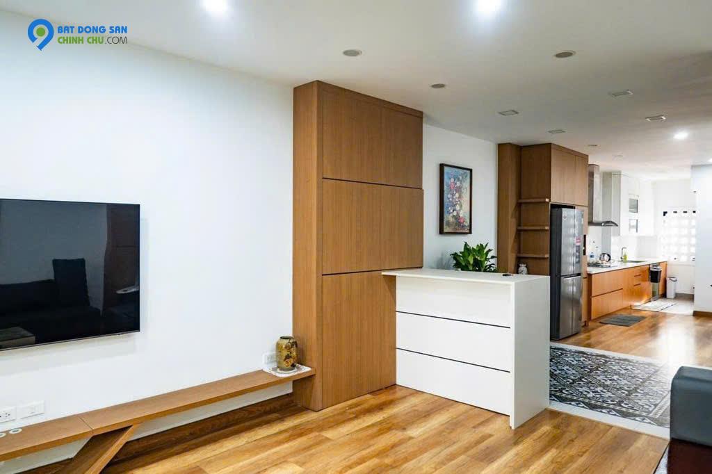Bán tòa nhà mặt phố Cát Linh, Đống Đa DT 60m2, 5 tầng, thoáng 2 mặt, kinh doanh tốt, vị trí tuyệt đẹp, 30 tỷ