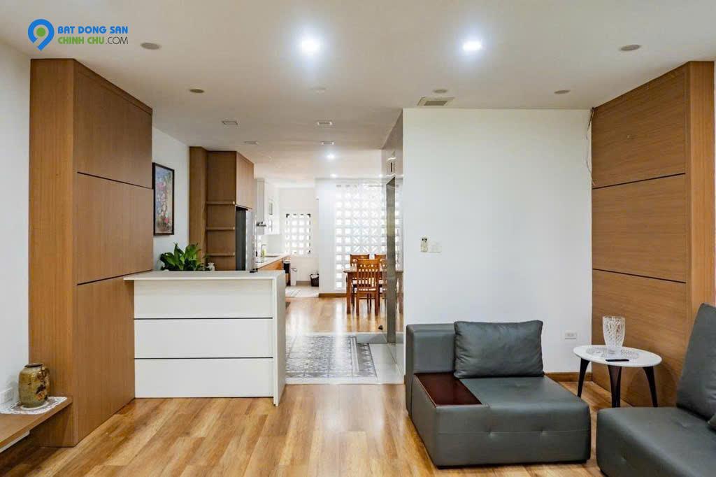 Bán tòa nhà mặt phố Cát Linh, Đống Đa DT 60m2, 5 tầng, thoáng 2 mặt, kinh doanh tốt, vị trí tuyệt đẹp, 30 tỷ