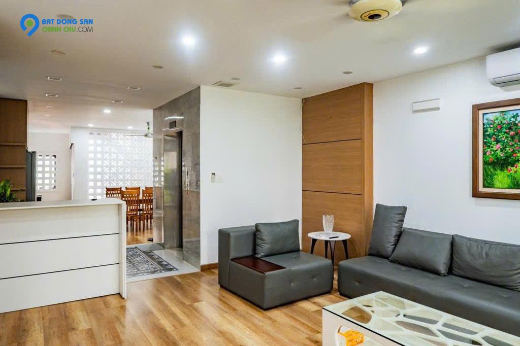 Bán tòa nhà mặt phố Cát Linh, Đống Đa DT 60m2, 5 tầng, thoáng 2 mặt, kinh doanh tốt, vị trí tuyệt đẹp, 30 tỷ