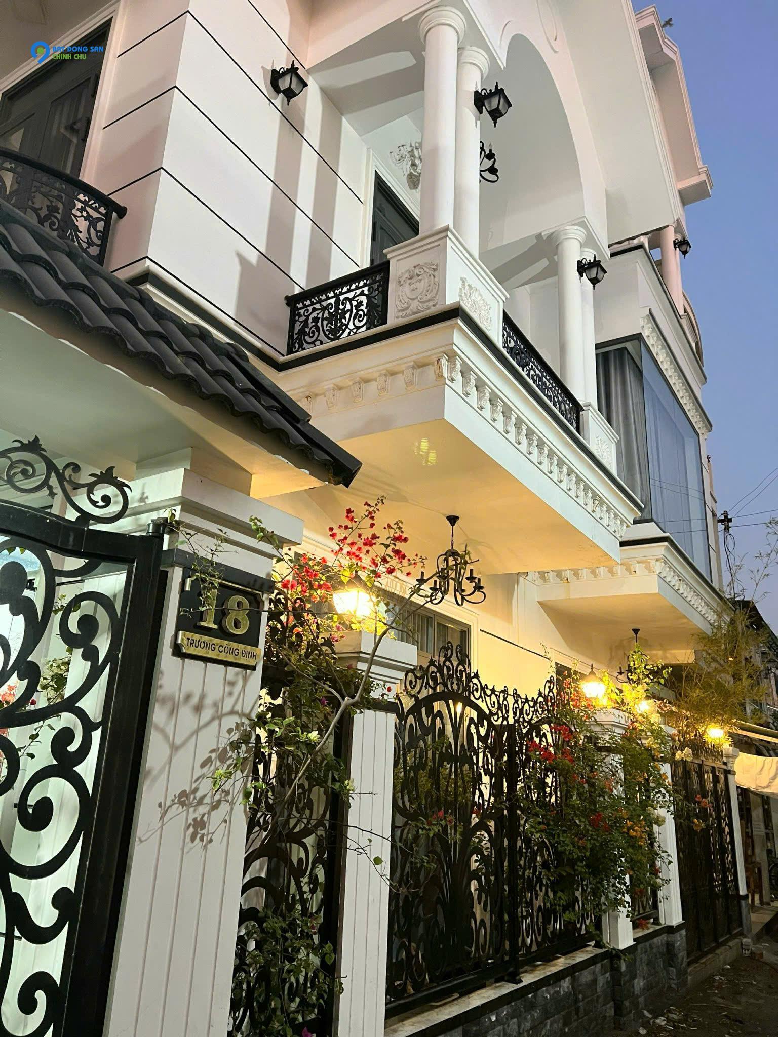 CĂN HỘ MẶT PHỐ TRƯƠNG CÔNG ĐỊNH - PHÚ TRINH, PHAN THIẾT: 100M2, 3 TẦNG, 3 PN, GIÁ 8.2 TỶ - SỔ HỒNG CHÍNH CHỦ