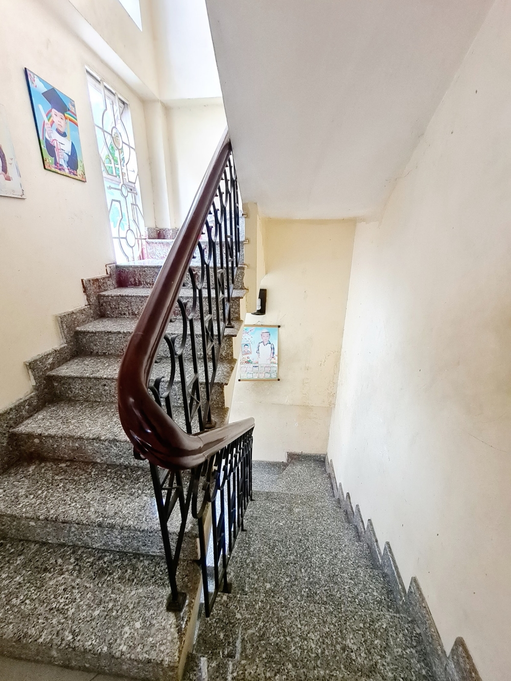 Cần bán gấp nhà 4 tầng Trần Hưng Đạo p2q5, hẻm xe tải 15m ra mặt tiền giá chỉ 6.6 tỷ.