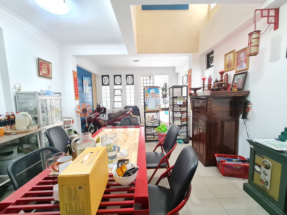 Cần bán gấp nhà 4 tầng Trần Hưng Đạo p2q5, hẻm xe tải 15m ra mặt tiền giá chỉ 6.6 tỷ.