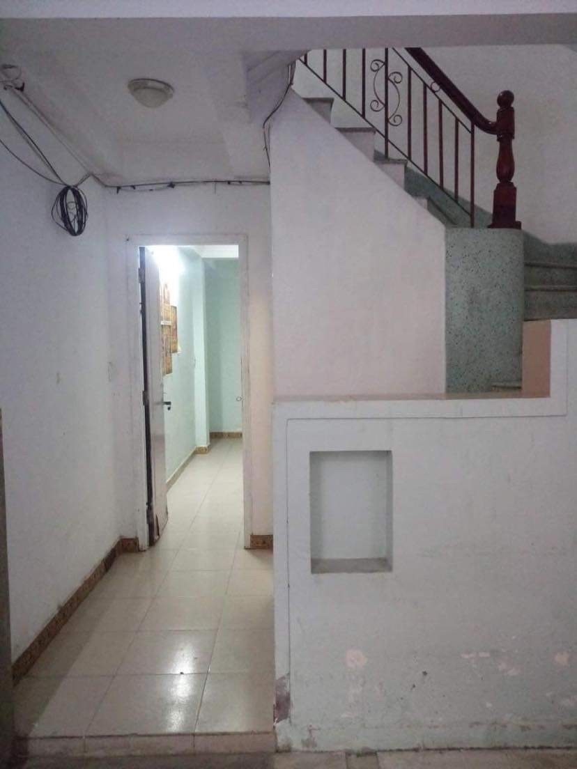 Cần bán nhà hẻm Cô Giang, Quận 1, gần khu phố Tây Bùi Viện, 6 phòng ngủ, 42m2 chỉ nhỉnh 9 tỷ