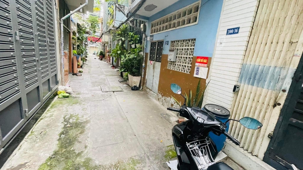 Cần bán nhà hẻm Cô Giang, Quận 1, gần khu phố Tây Bùi Viện, 6 phòng ngủ, 42m2 chỉ nhỉnh 9 tỷ