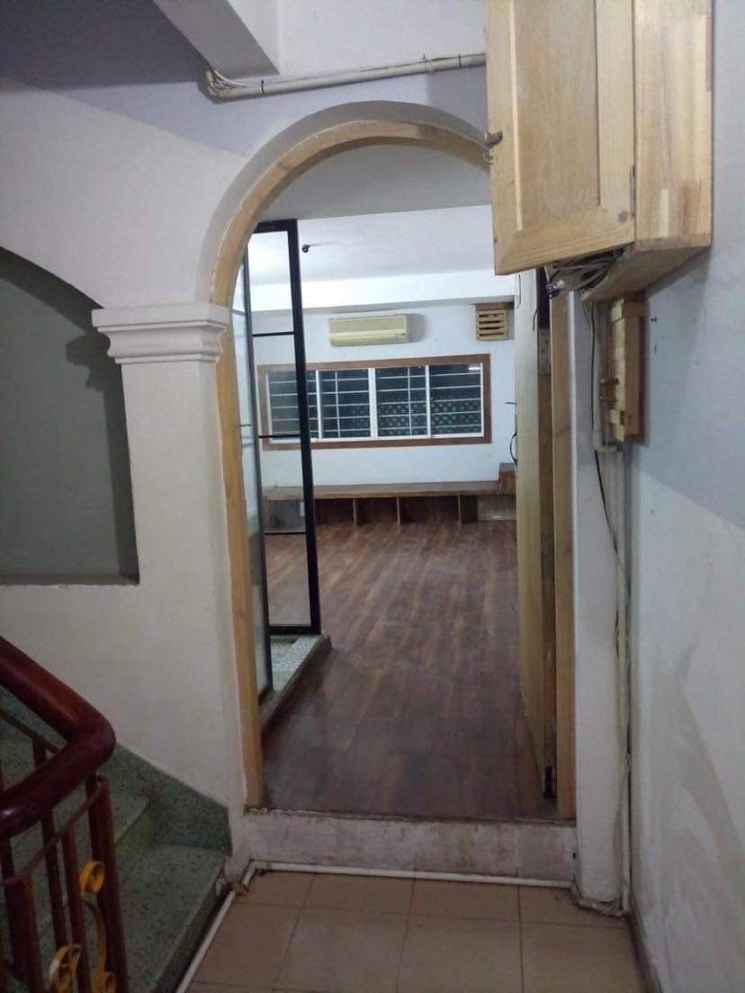 Cần bán nhà hẻm Cô Giang, Quận 1, gần khu phố Tây Bùi Viện, 6 phòng ngủ, 42m2 chỉ nhỉnh 9 tỷ