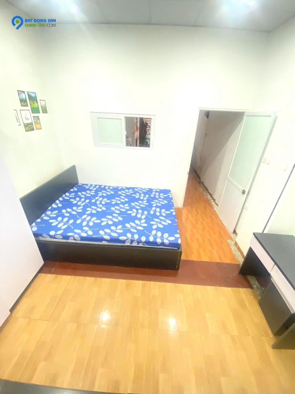 Căn hộ tập thể đủ đồ, phốTtrần Hưng Đạo, 32m2, Hoàn Kiếm
