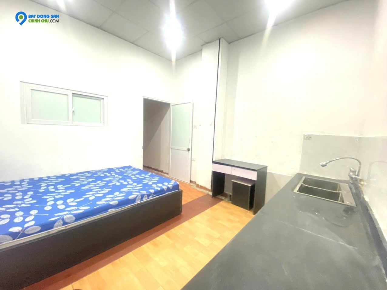 Căn hộ tập thể đủ đồ, phốTtrần Hưng Đạo, 32m2, Hoàn Kiếm