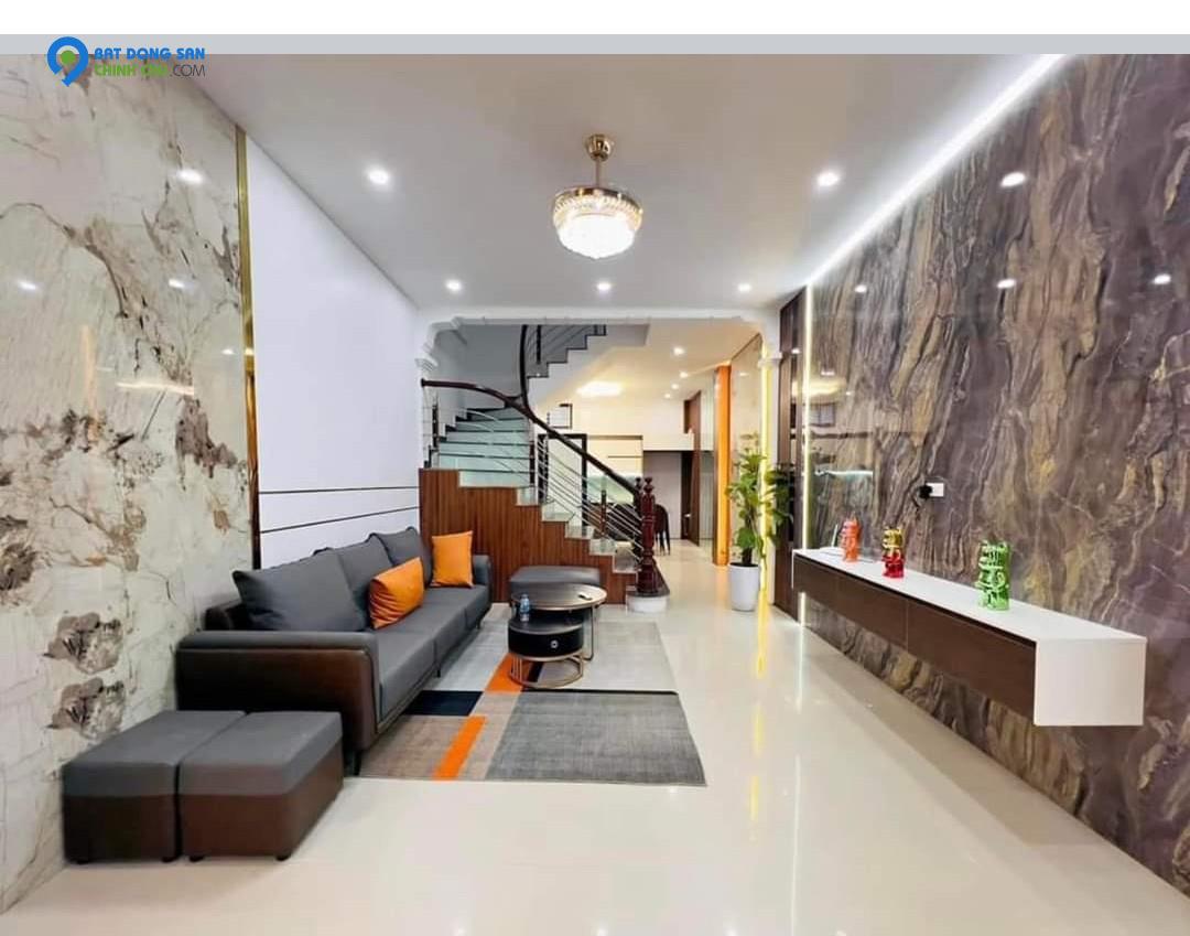 Chỉ hơn 6  tỷ có nhà đẹp 38 m2, 6 tầng, tháng máy, ngõ oto tránh, trung tâm Ngọc Thụy