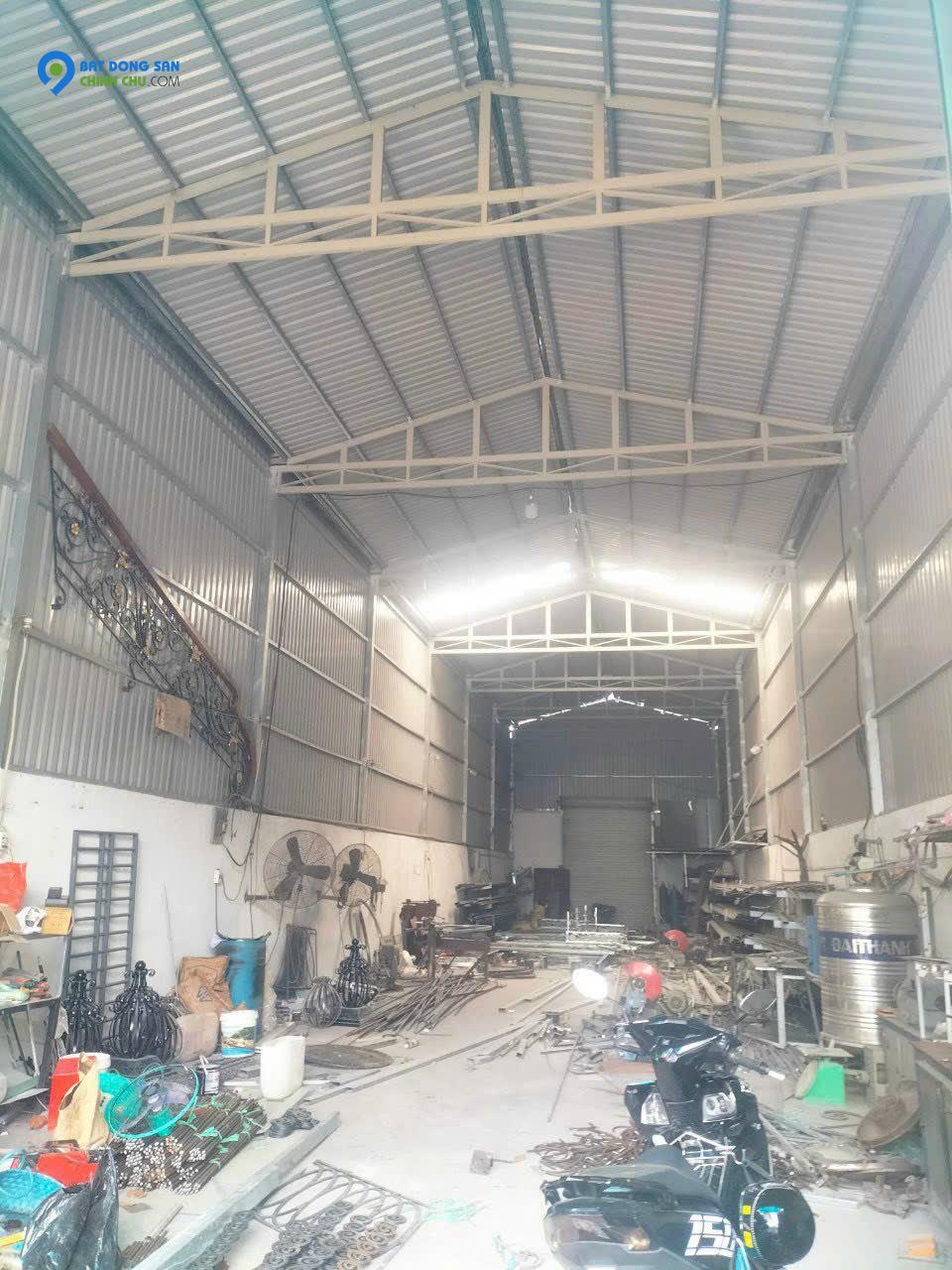 Chính Chủ Bán Kho Xưởng Tại Phú Tân, TP Thủ Dầu Một, Bình Dương,Diện tích: 6,65m x 33,9m = 226m² .Giá cực tốt: Chỉ 4,1 tỷ