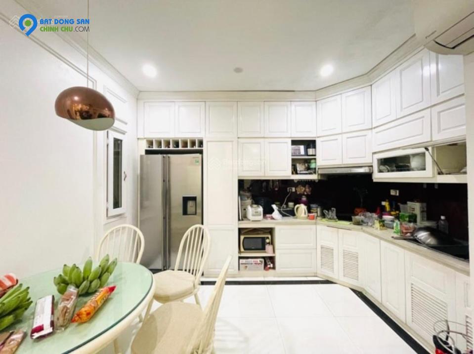 Chính chủ bán nhà riêng như biệt thự phố Thái Hà, 61m2 xây 4 tầng, oto đỗ cổng