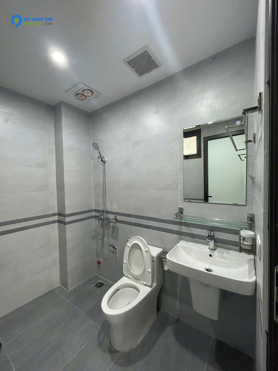 Cho thuê : cho thuê   mặt bằng kinh doanh gần 163 phố phúc tân  Dt 39m2 ,x3 tầng