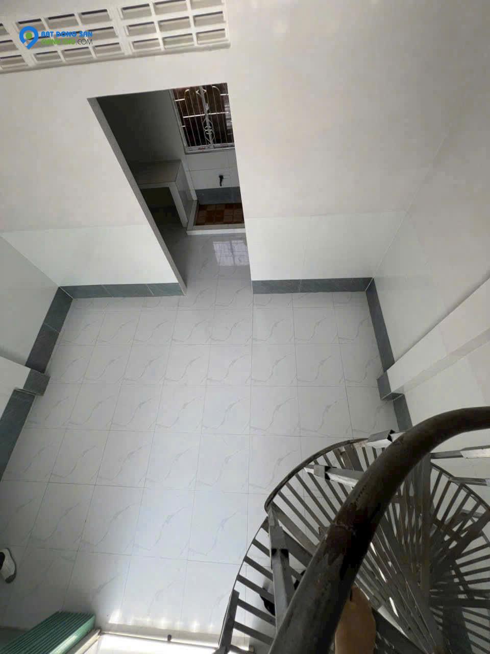 E CẦN BÁN GẤP CĂN NHÀ HẺM NGUYỄN THỊ ĐỊNH, P VĨNH HIỆP RẠCH GIÁ KIÊN GIANG. ( CÁCH CẦU NGUYỄN VĂN CỪ 800m