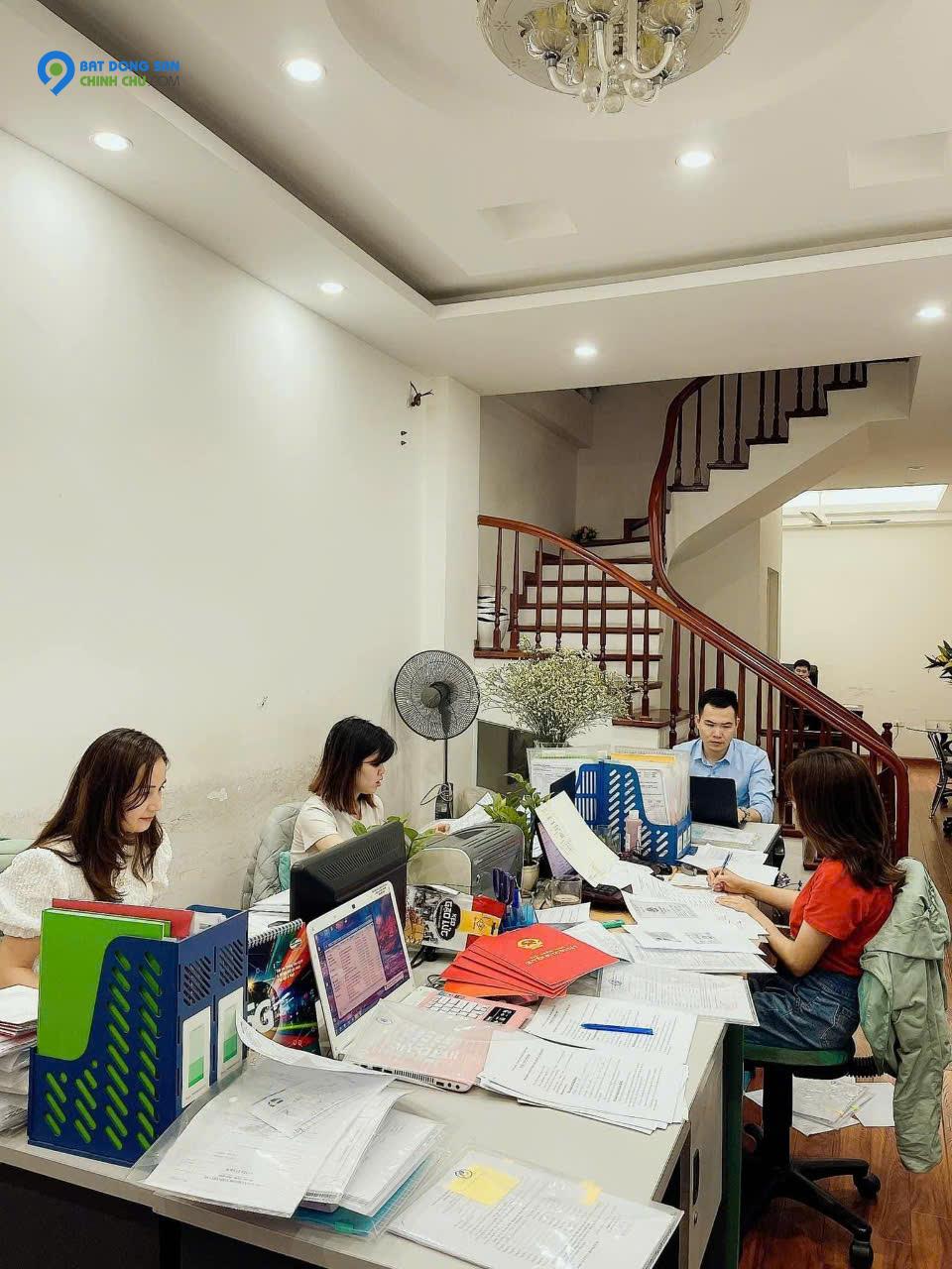 LÔ GÓC 3 MẶT THOÁNG - NGÕ THÔNG LÀM VĂN PHÒNG VÀ KINH DOANH - O TÔ TRÁNH . ĐTLH 0904684381/0906195477