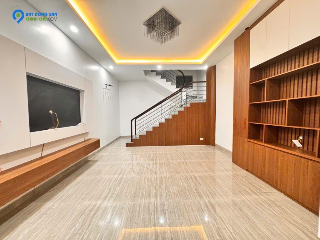 Lạc Long Quân- dân trí cao-tiện ích đầy đủ-thiết kế hiện đại-nhà mới ở ngay-5 tầng giá nhỉnh 10 tỷ.