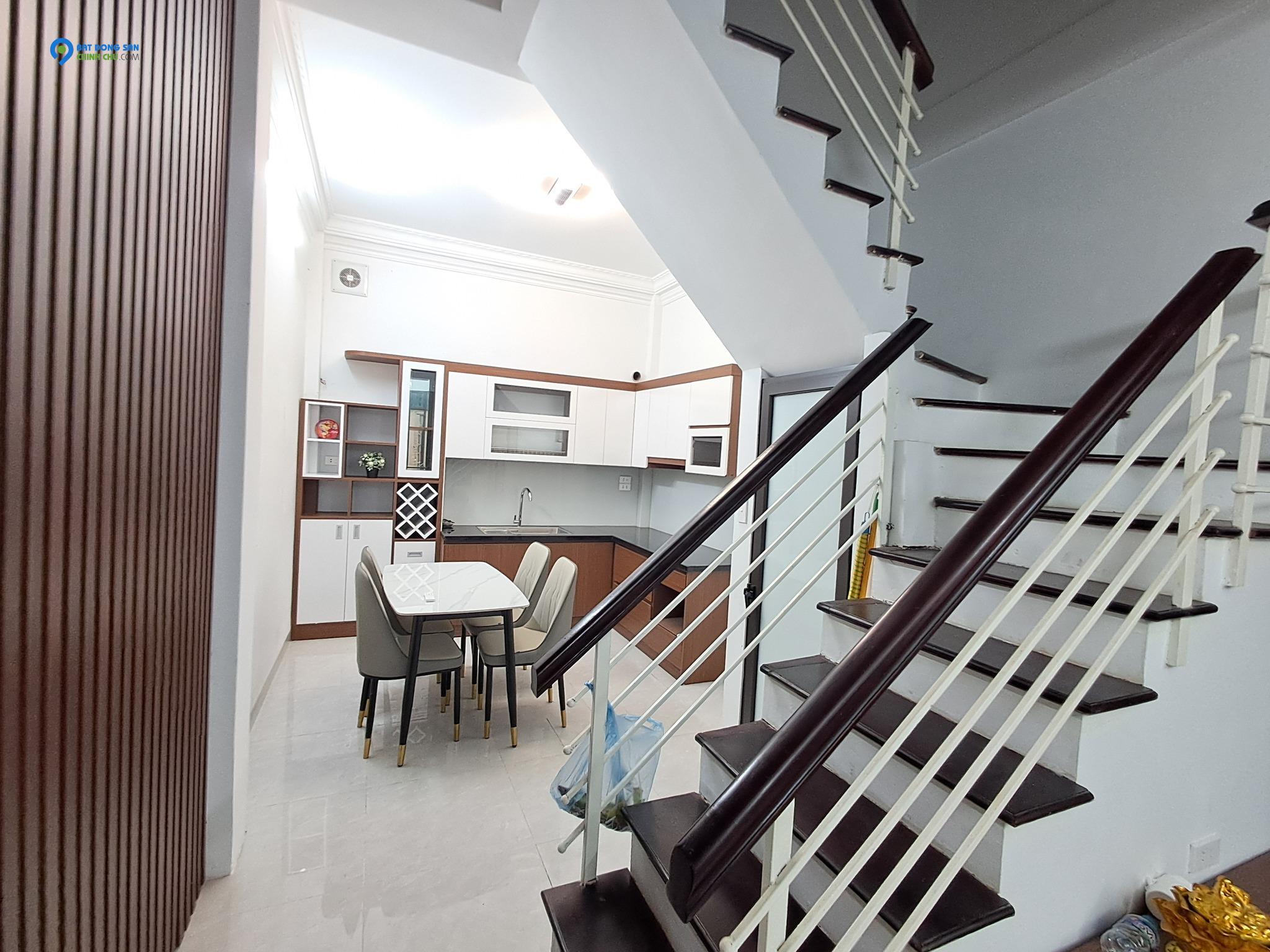 Mặt Ngõ Vip Đê La Thành 25m2 6T 3.6M2 GIÁ CHÀO 7 tỷ Ba Đình