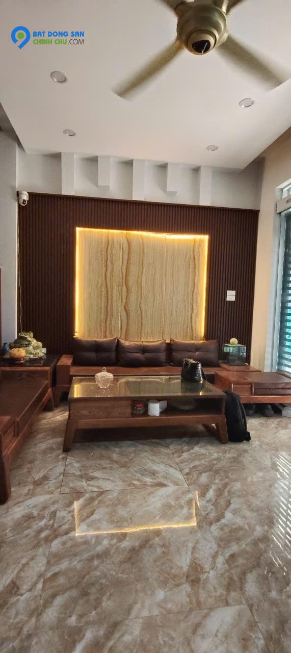 NHÀ ĐẸP, Ô TÔ ĐÕ CỬA , THANG MÁY , LÔ GÓC NGÕ PHỐ HOÀNG ĐẠO THÀNH , DT 30/35M2 X 6T X 5.2 MT . GIÁ NHỈNH 11,5 TỶ .