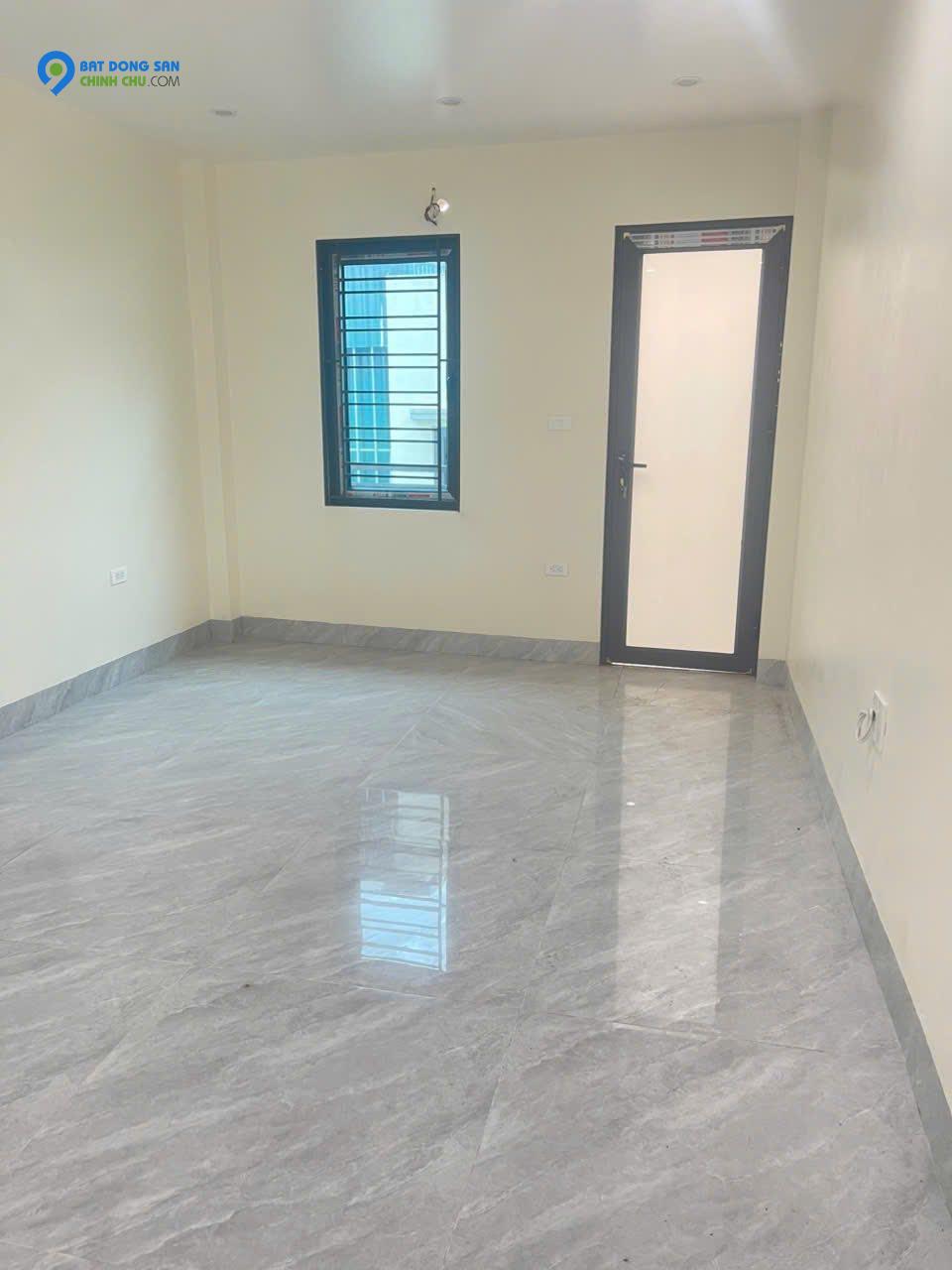 NHÀ MỚI KINH KONG ĐỊNH CÔNG -HOÀNG MAI – THOÁNG ĐẸP – NỞ HẬU – THANG MÁY – DT 40M – 6TẦNG -GIÁ CHÀO 8,8 TỶ.