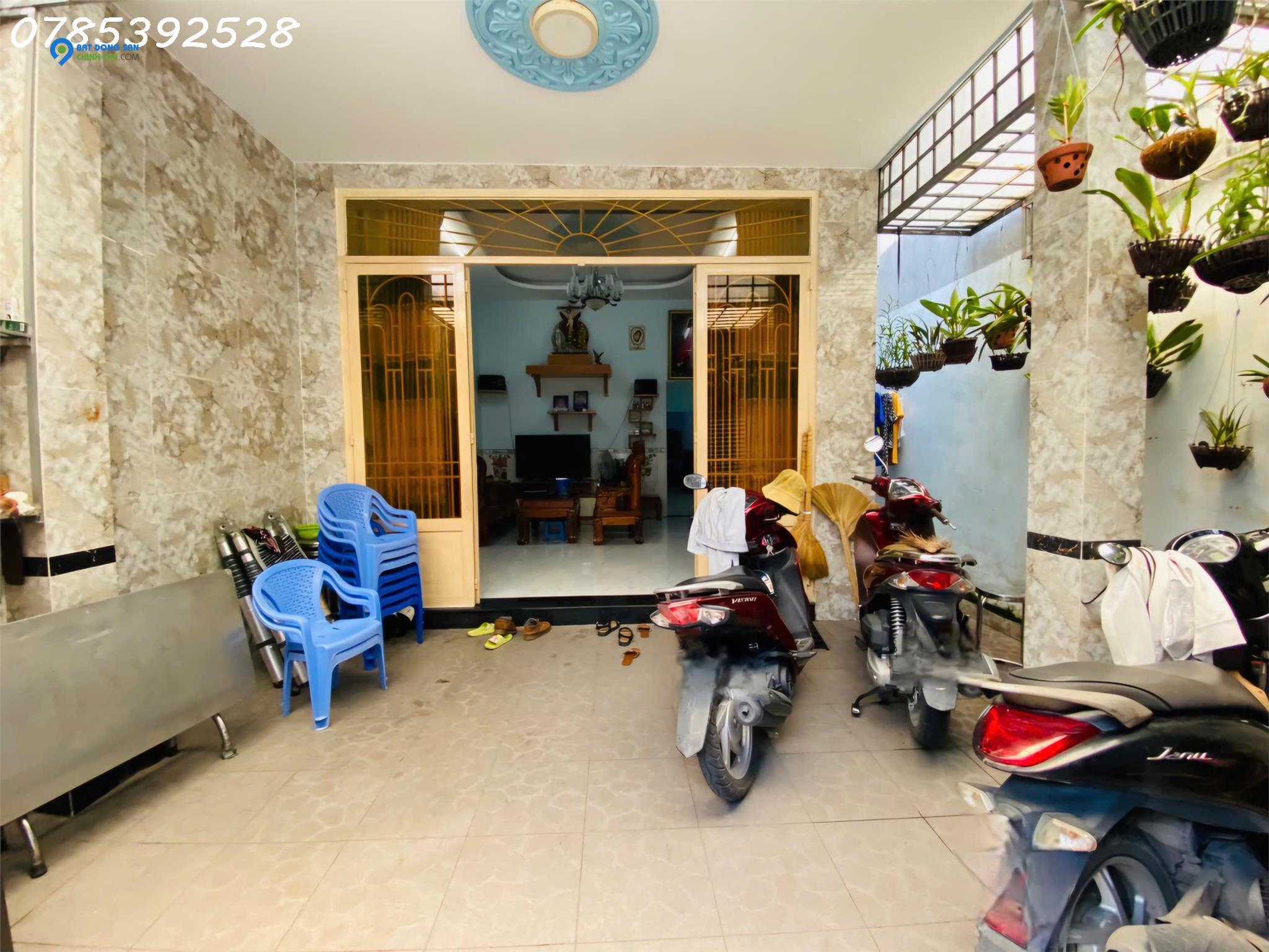 Nhà 100m2 - Tam Phú - Thủ Đức - NGANG 5M - HẺM XE HƠI QUAY ĐẦU