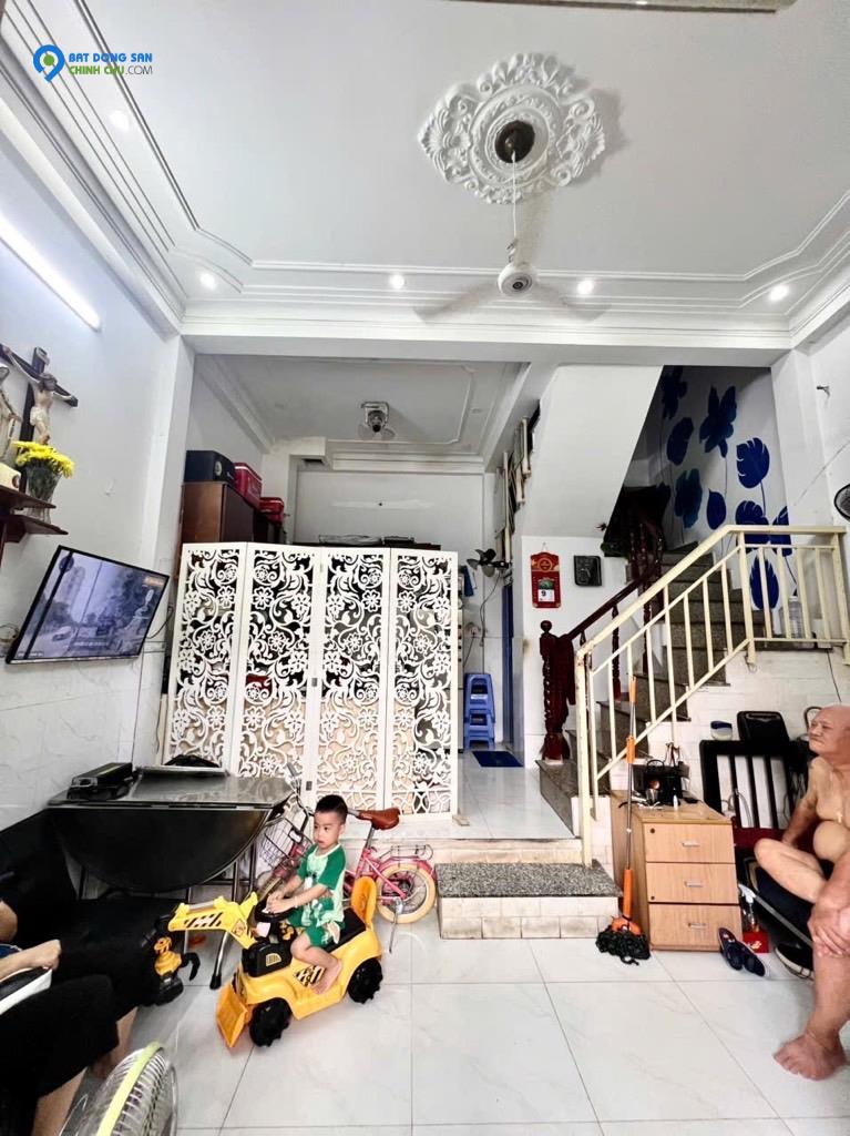 Nhà 3 tầng FULL nội thất Cách mạng Tháng 8, Tân Bình