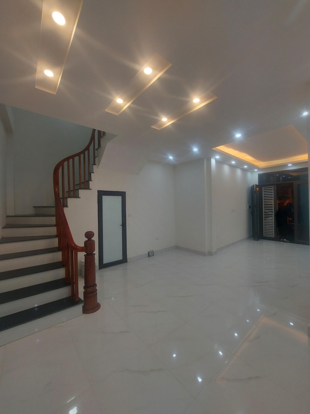 Nhà Hiếm Đê La Thành (nhỏ), Đống Đa, 53m2 x 5 tầng Chỉ 4.9  tỷ