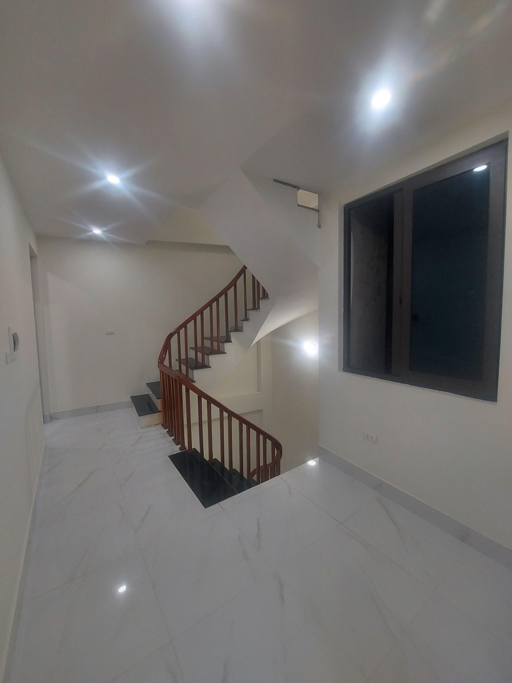 Nhà Hiếm Đê La Thành (nhỏ), Đống Đa, 53m2 x 5 tầng Chỉ 4.9  tỷ
